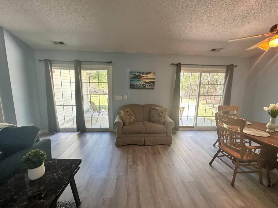 Adorable 3Br/2Ba W/ Garage 2Min Walk Ecu Health Βίλα Γκρίνβιλ Εξωτερικό φωτογραφία