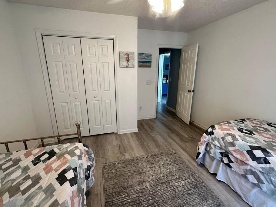 Adorable 3Br/2Ba W/ Garage 2Min Walk Ecu Health Βίλα Γκρίνβιλ Εξωτερικό φωτογραφία