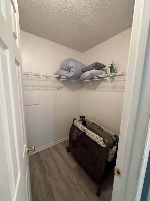 Adorable 3Br/2Ba W/ Garage 2Min Walk Ecu Health Βίλα Γκρίνβιλ Εξωτερικό φωτογραφία