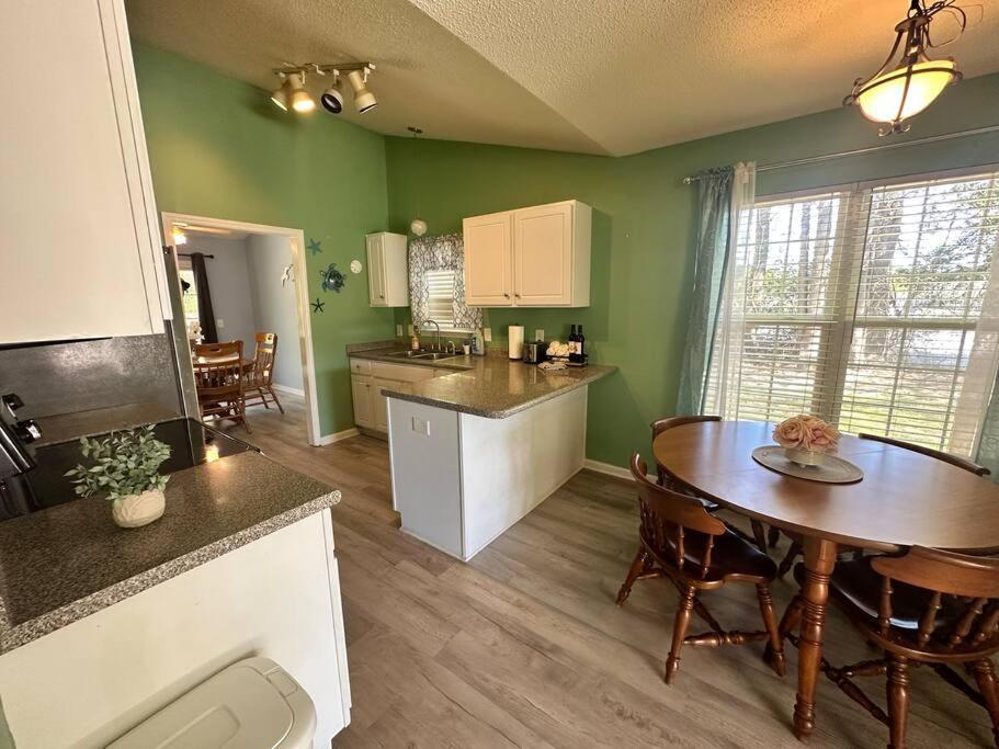 Adorable 3Br/2Ba W/ Garage 2Min Walk Ecu Health Βίλα Γκρίνβιλ Εξωτερικό φωτογραφία