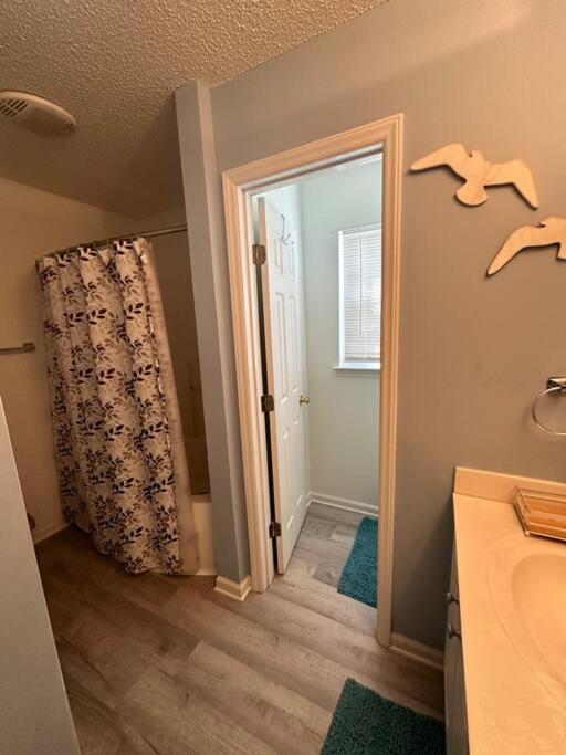 Adorable 3Br/2Ba W/ Garage 2Min Walk Ecu Health Βίλα Γκρίνβιλ Εξωτερικό φωτογραφία