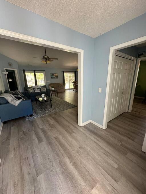 Adorable 3Br/2Ba W/ Garage 2Min Walk Ecu Health Βίλα Γκρίνβιλ Εξωτερικό φωτογραφία